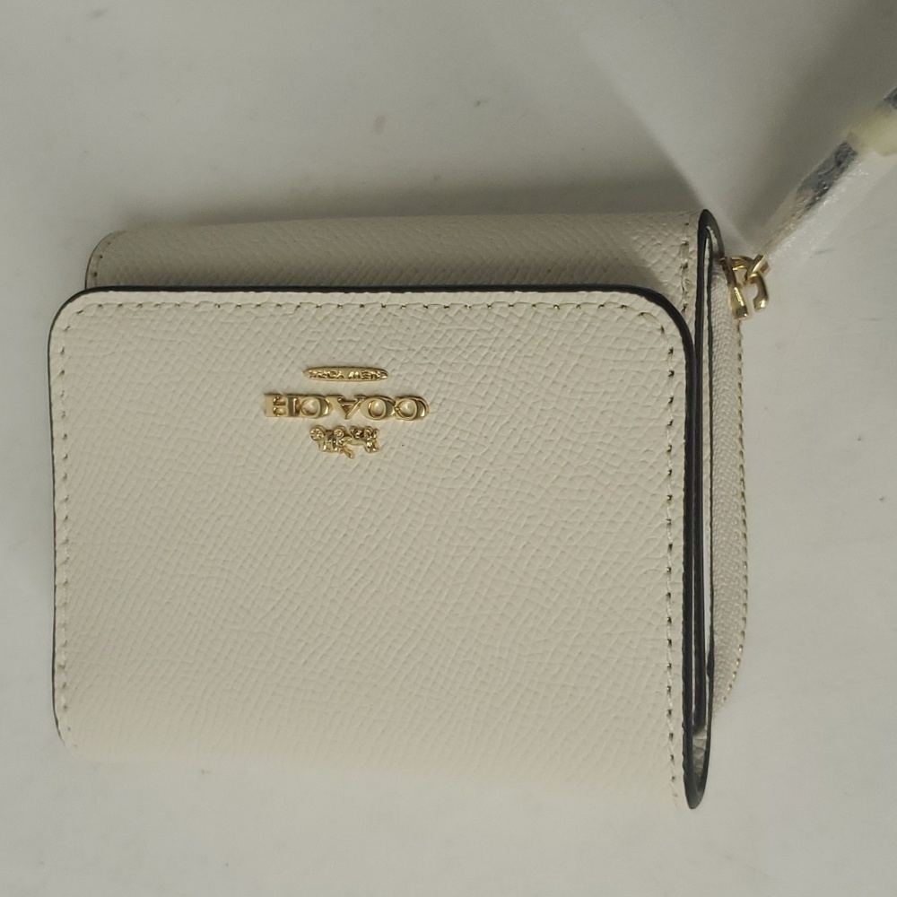 Coach 37968 Leather Small Trifold Wallet Gold/Chalk (Firm Price)